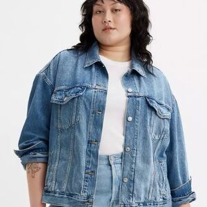 EUC Levi’s Trucker Denim Jacket